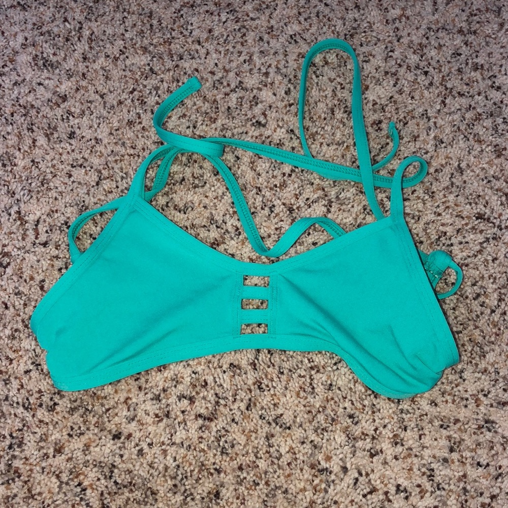 Jolyn bikini top